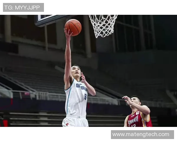 杭州篮球队反击战术解析：深度剖析球队如何在比赛中逆转局势