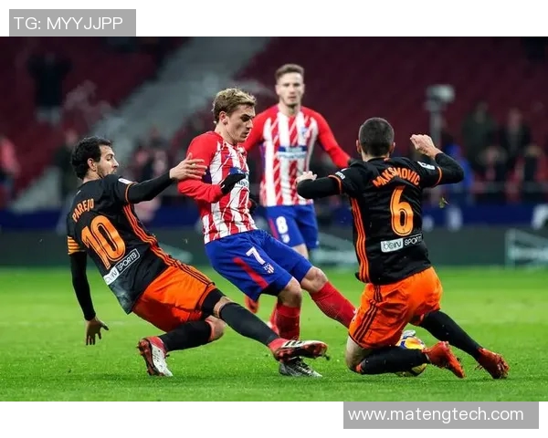 瓦伦西亚主场迎战巴萨双方争夺西甲关键三分之战