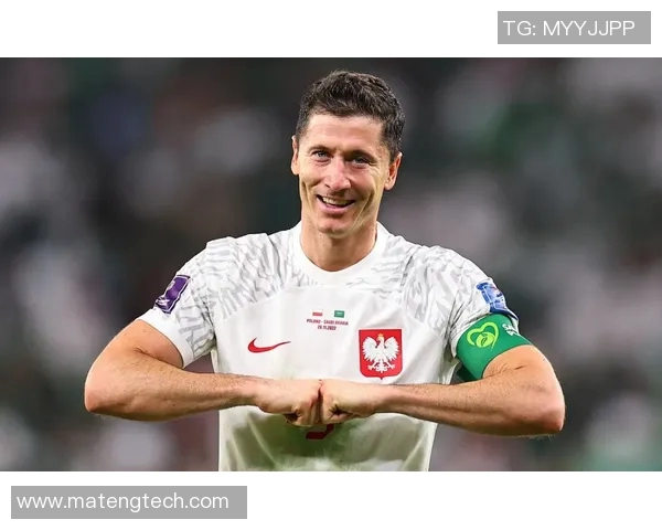 莱万重返德甲助力旧主球队拜仁球迷怒斥其背叛与忘恩负义